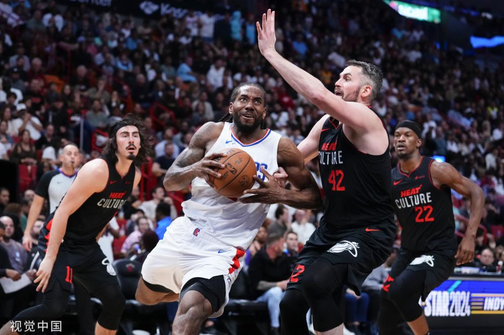 更為香港足 更為香港足